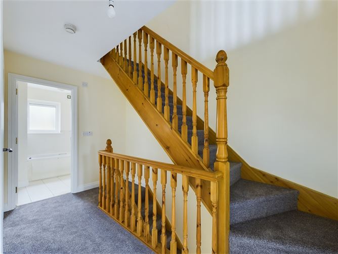 5 Dun Lia, Loughtagalla, Thurles, Co. Tipperary