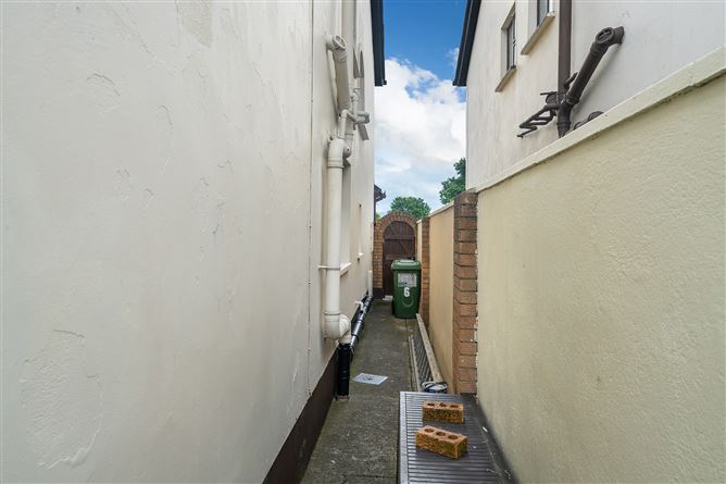 6 Temple Manor Grove, Walkinstown, Dublin 12