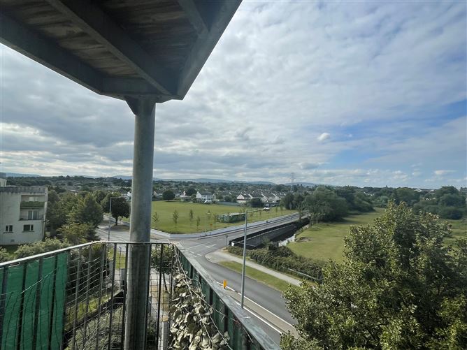 Aras na Cluaine, Yellow Meadows Road, Clondalkin,   Dublin 22, D22 R205