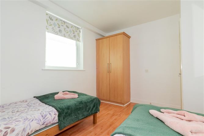 7 Tonn na Mara, The Docks, City Centre, Galway