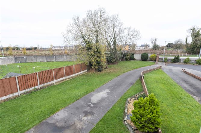 18 Tara Court Avenue, Clonmagadden Road, Navan, Co. Meath