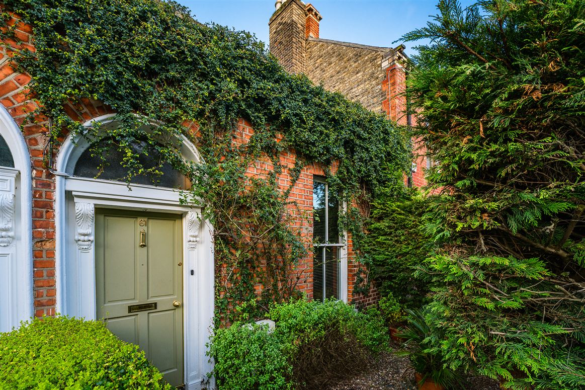 61 CHARLEVILLE AVENUE, North Strand, Dublin 3 KELLY BRADSHAW DALTON