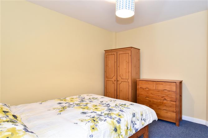 2 Elmwood House, Moycullen, Galway