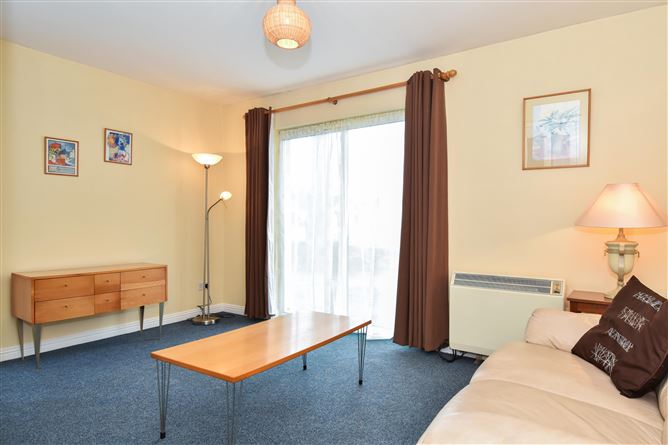 2 Elmwood House, Moycullen, Galway