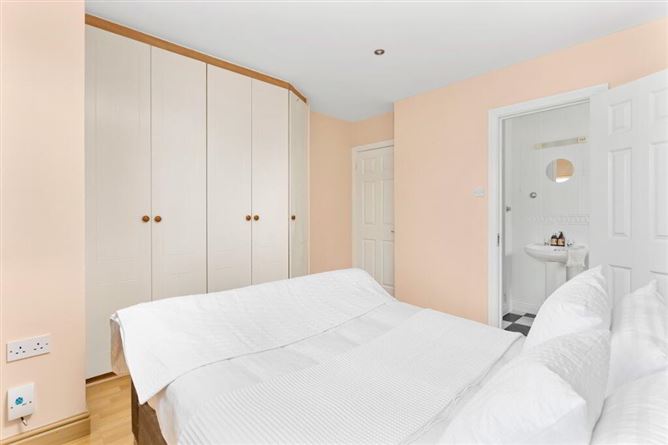 32 The Drive, Earl's Court, Kill, Kildare