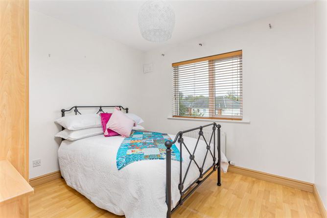 32 The Drive, Earl's Court, Kill, Kildare