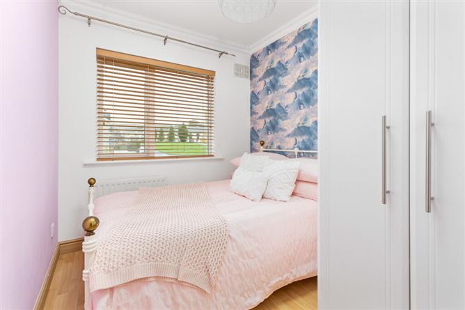 32 The Drive, Earl's Court, Kill, Kildare
