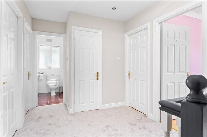 32 The Drive, Earl's Court, Kill, Kildare