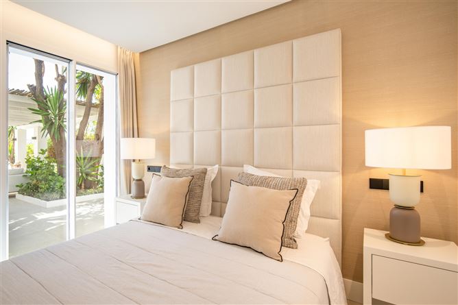 Spain, Marbella, Nueva Andalucia - COSTA-00300P