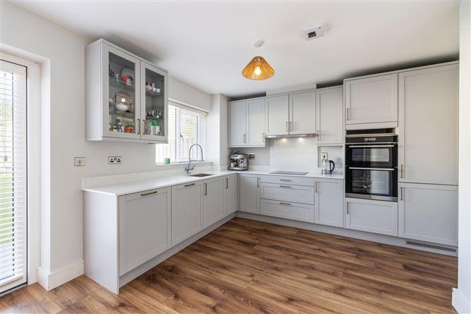 8 Beechwood Grove, Hansfield, Ongar, Dublin 15