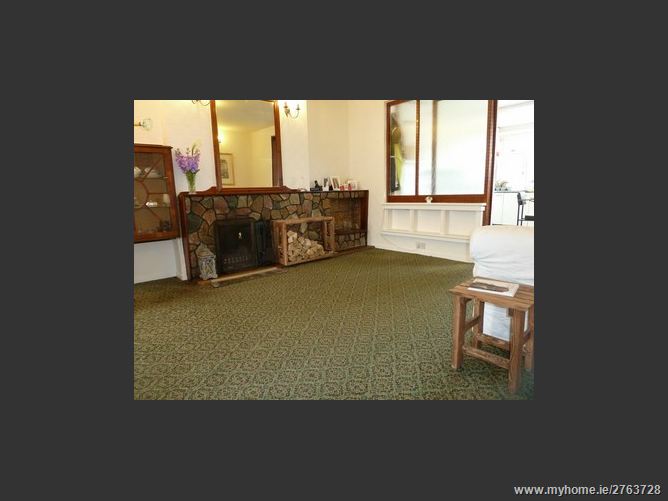 5 Farmhill Park, Goatstown,   Dublin 14
