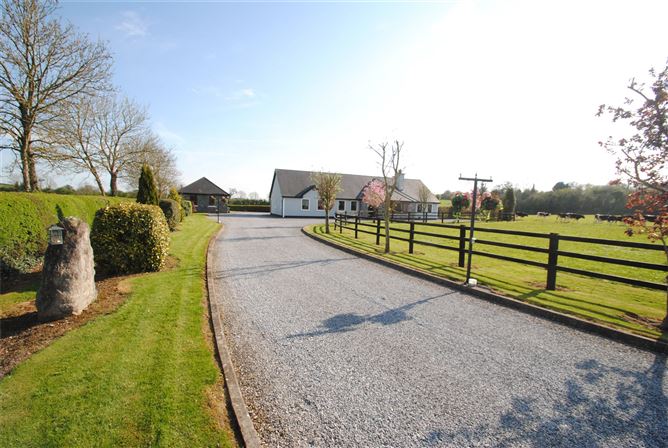 Rathbeg Lane, Sharavogue, Birr, Co. Offaly