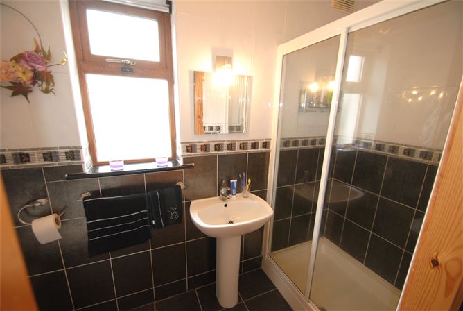 Rathbeg Lane, Sharavogue, Birr, Co. Offaly