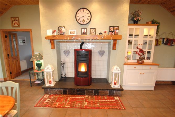 Rathbeg Lane, Sharavogue, Birr, Co. Offaly