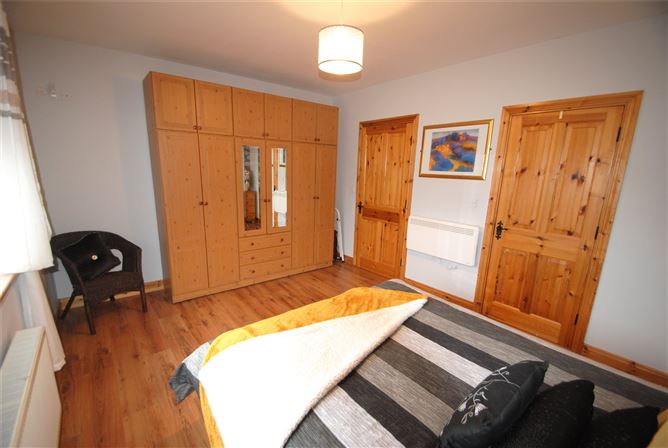 Rathbeg Lane, Sharavogue, Birr, Co. Offaly