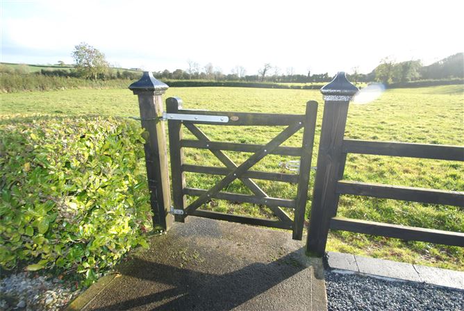 Rathbeg Lane, Sharavogue, Birr, Co. Offaly