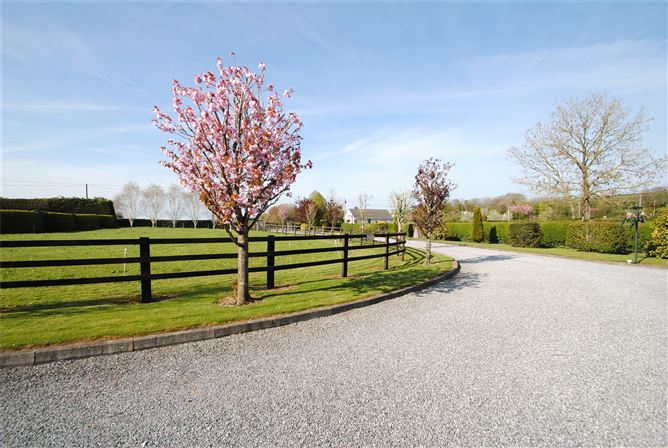 Rathbeg Lane, Sharavogue, Birr, Co. Offaly