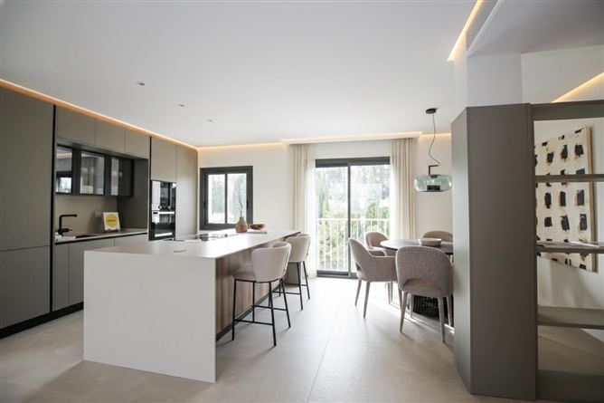 Marbella, Nueva Andalucia, Jardines de Andalucia, Spain