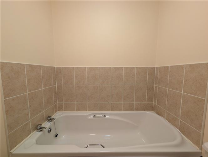 33 Hazel Lawns, Ballyhaunis, Co. Mayo