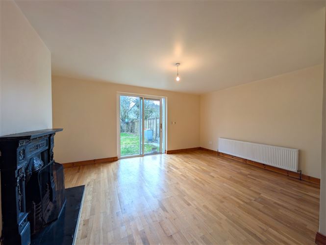 33 Hazel Lawns, Ballyhaunis, Co. Mayo