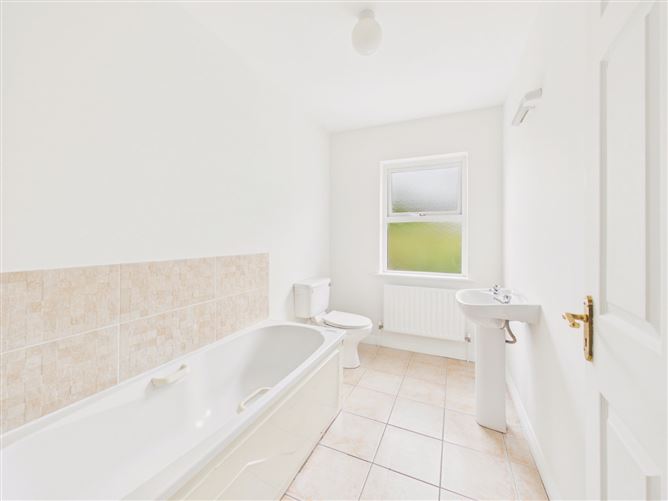 Photo 17 of 19 — 52 Maigh Riocaird, Headford Road, Galway