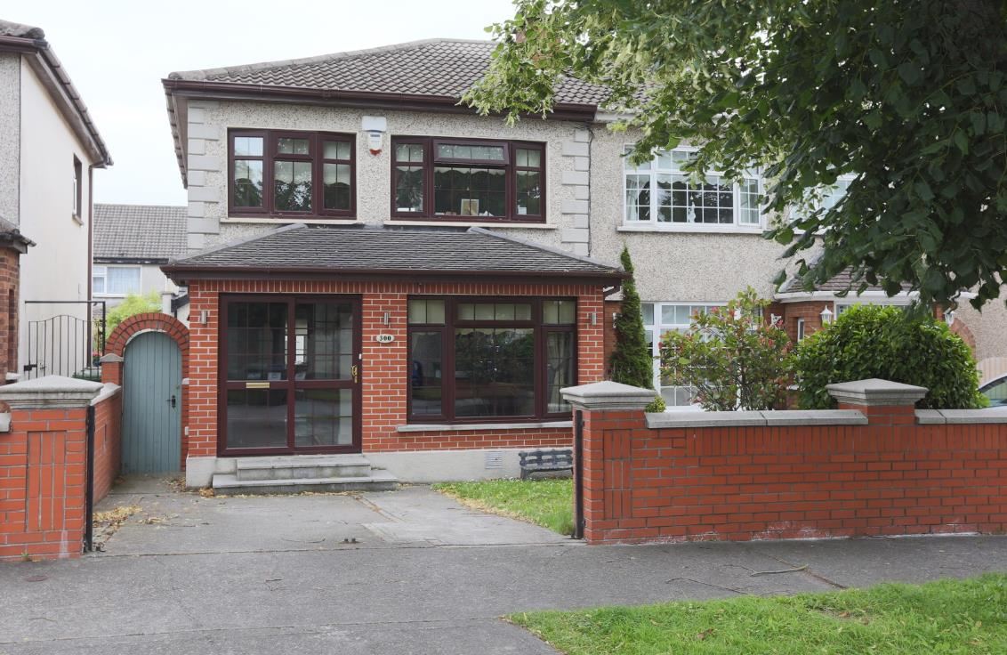 300 The Crescent, Belgard Heights, Kingswood, Dublin 24