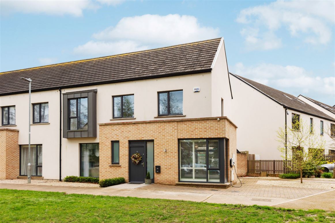 16 The Close, Scholarstown Wood, Rathfarmham, Dublin 16