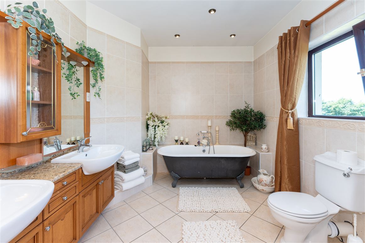 Curraghchase on 6 Acres, Kilcornan, Limerick Curraghchase on 6 Acres, Kilcornan, Limerick