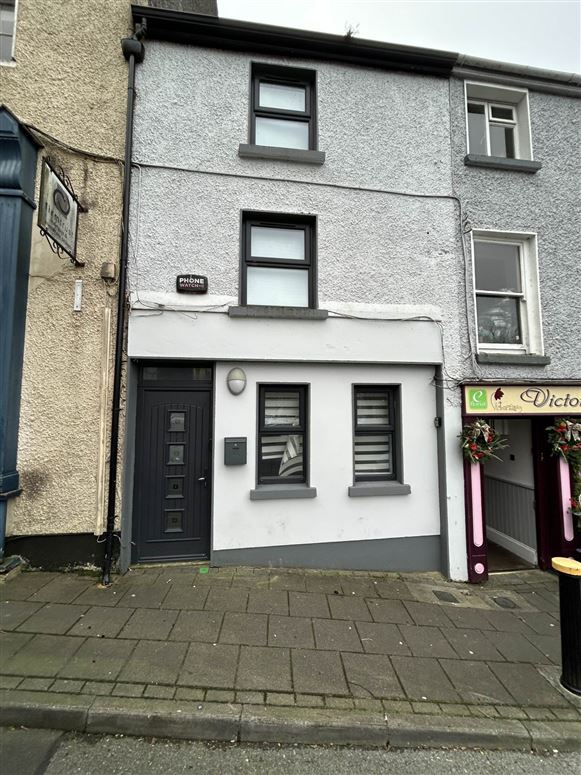 2 Fergus Row, Ennis, County Clare
