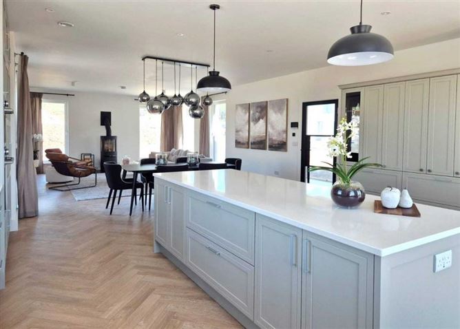 https://photos-a.propertyimages.ie/media/8/2/9/5010928/9ca4f254-e10c-4b6b-96f7-91a8ac06aeda_l.png