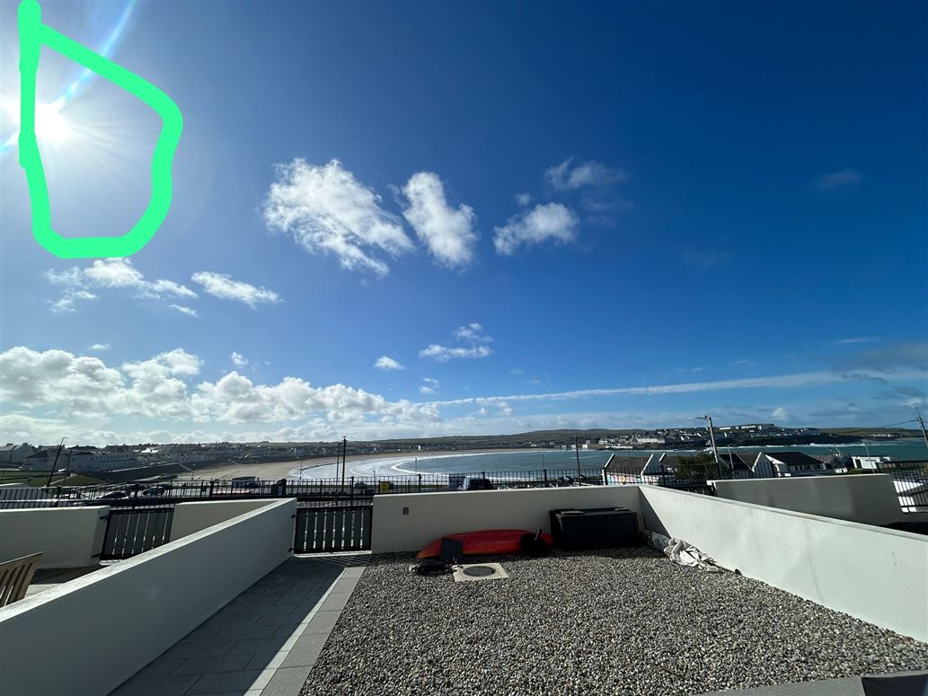2 Bedrooom Luxury Apartment Kilkee Bay,Vacation Rental in Clare, Ireland