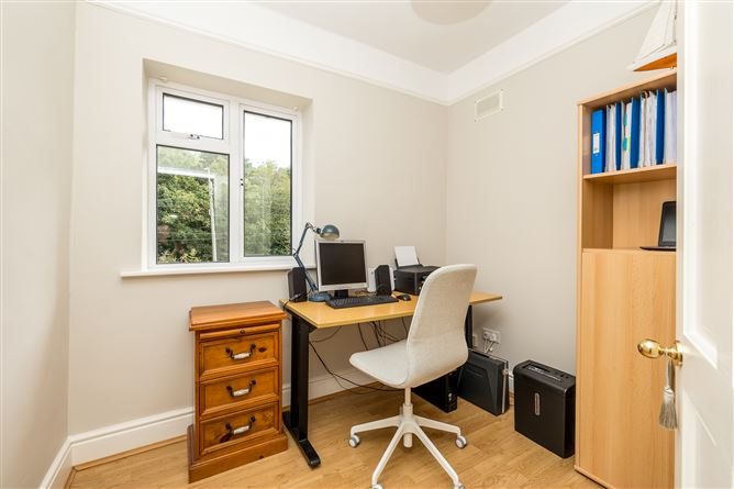 8 Castleview Park, Dublin Road, Malahide, Dublin