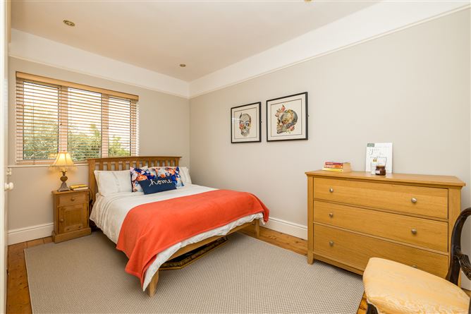 8 Castleview Park, Dublin Road, Malahide, Dublin