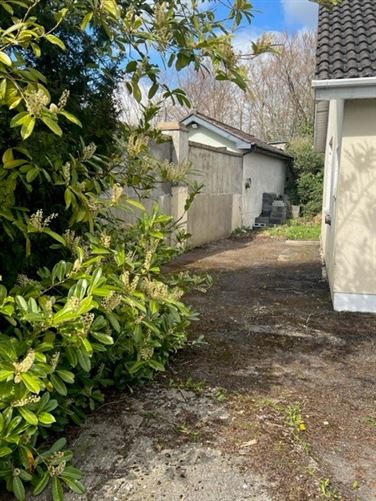 Bungalow On c. 0.2 Acres / 0.080 HA., 2 Broadlease Commons, Ballymore Eustace, Kildare