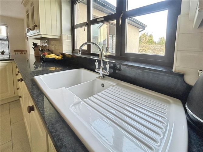 6 Cluain Gearrain, Quin, Ennis, County Clare