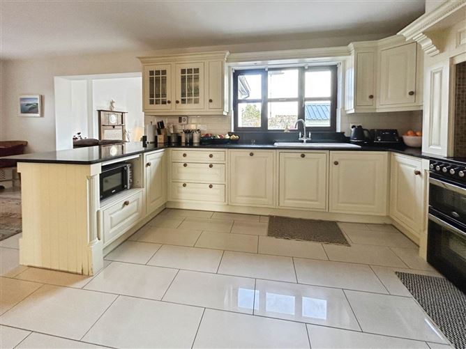 6 Cluain Gearrain, Quin, Ennis, County Clare