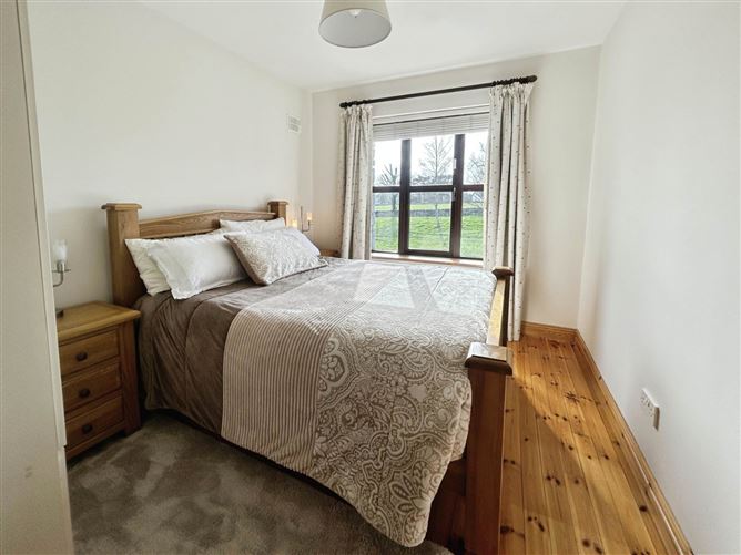 6 Cluain Gearrain, Quin, Ennis, County Clare