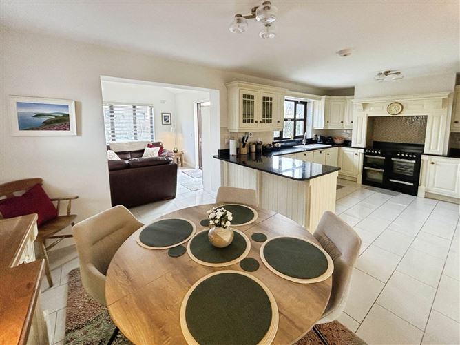 6 Cluain Gearrain, Quin, Ennis, County Clare