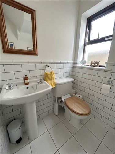 6 Cluain Gearrain, Quin, Ennis, County Clare