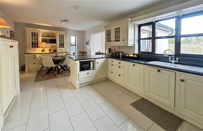 6 Cluain Gearrain, Quin, Ennis, County Clare