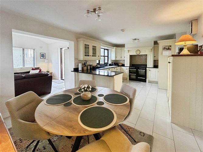 6 Cluain Gearrain, Quin, Ennis, County Clare