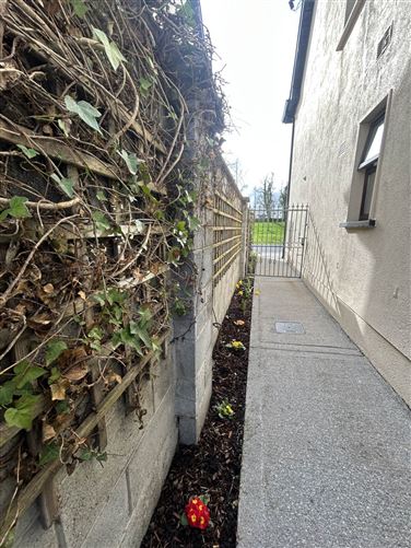 6 Cluain Gearrain, Quin, Ennis, County Clare