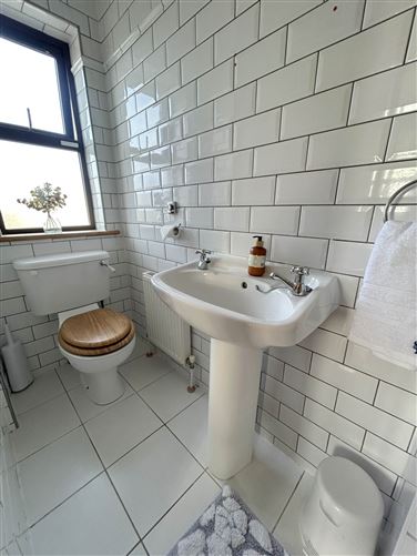 6 Cluain Gearrain, Quin, Ennis, County Clare