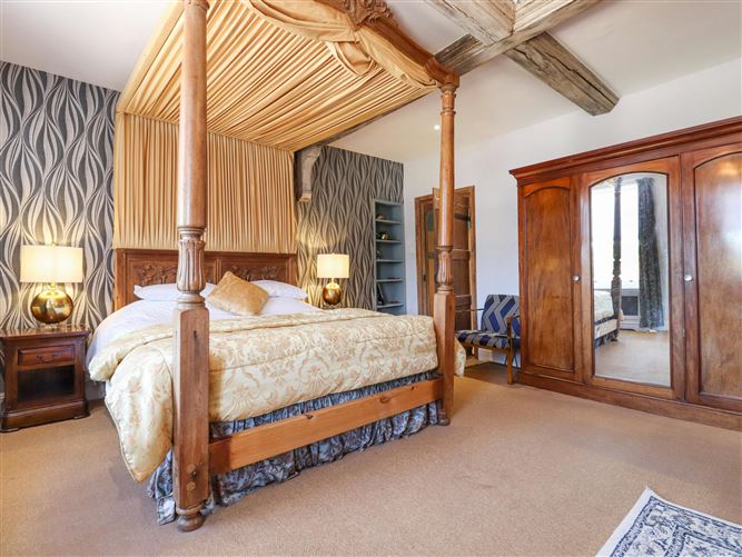The Kent Manor,East Langdon, Kent, United Kingdom