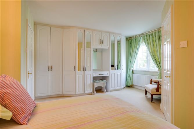 81 Rossmore Lawns, Templeogue, Dublin 6W