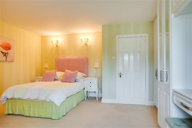 81 Rossmore Lawns, Templeogue, Dublin 6W
