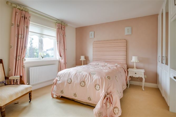 81 Rossmore Lawns, Templeogue, Dublin 6W