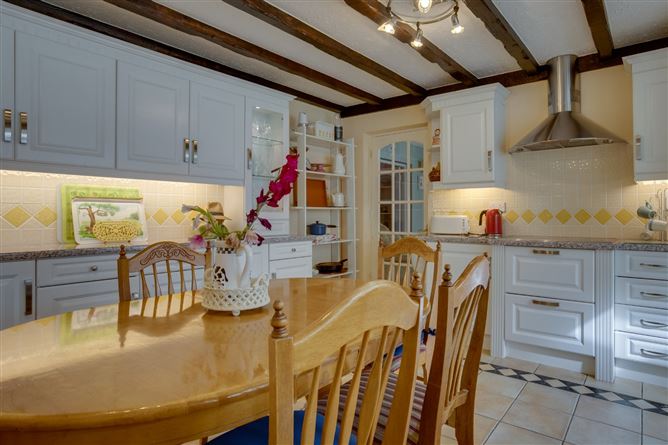 81 Rossmore Lawns, Templeogue, Dublin 6W