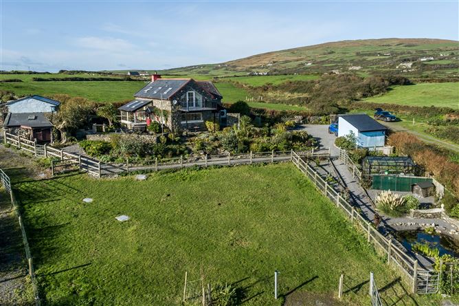 Main image for Treehouse, Lissagriffin, Goleen, West Cork