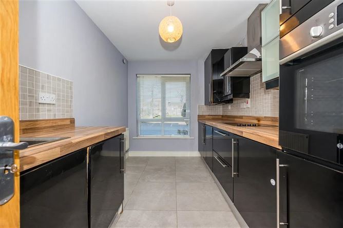 https://photos-a.propertyimages.ie/media/8/3/1/4935138/2eaa3612-998c-4b6d-a47b-9466f648129e_l.png